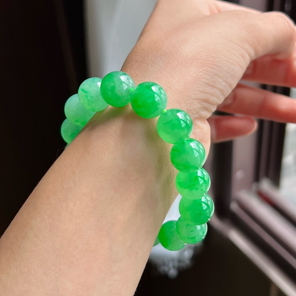 Icy Vibrant Green Round Bead Jadeite Bracelet - Image 4