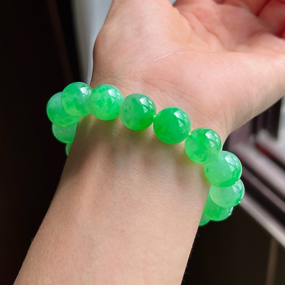 Icy Vibrant Green Round Bead Jadeite Bracelet - Image 5