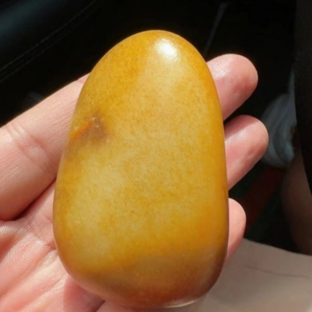 Imperial Golden Egg Exquisite Lonely Stone – 120g for Handheld - Image 4