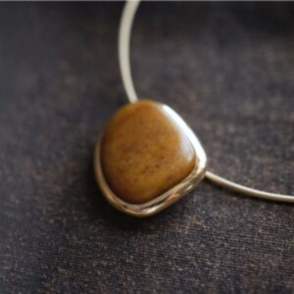 Yellow Soaked Lonely Stone – Gold Inlaid Jade Pendant - Image 4